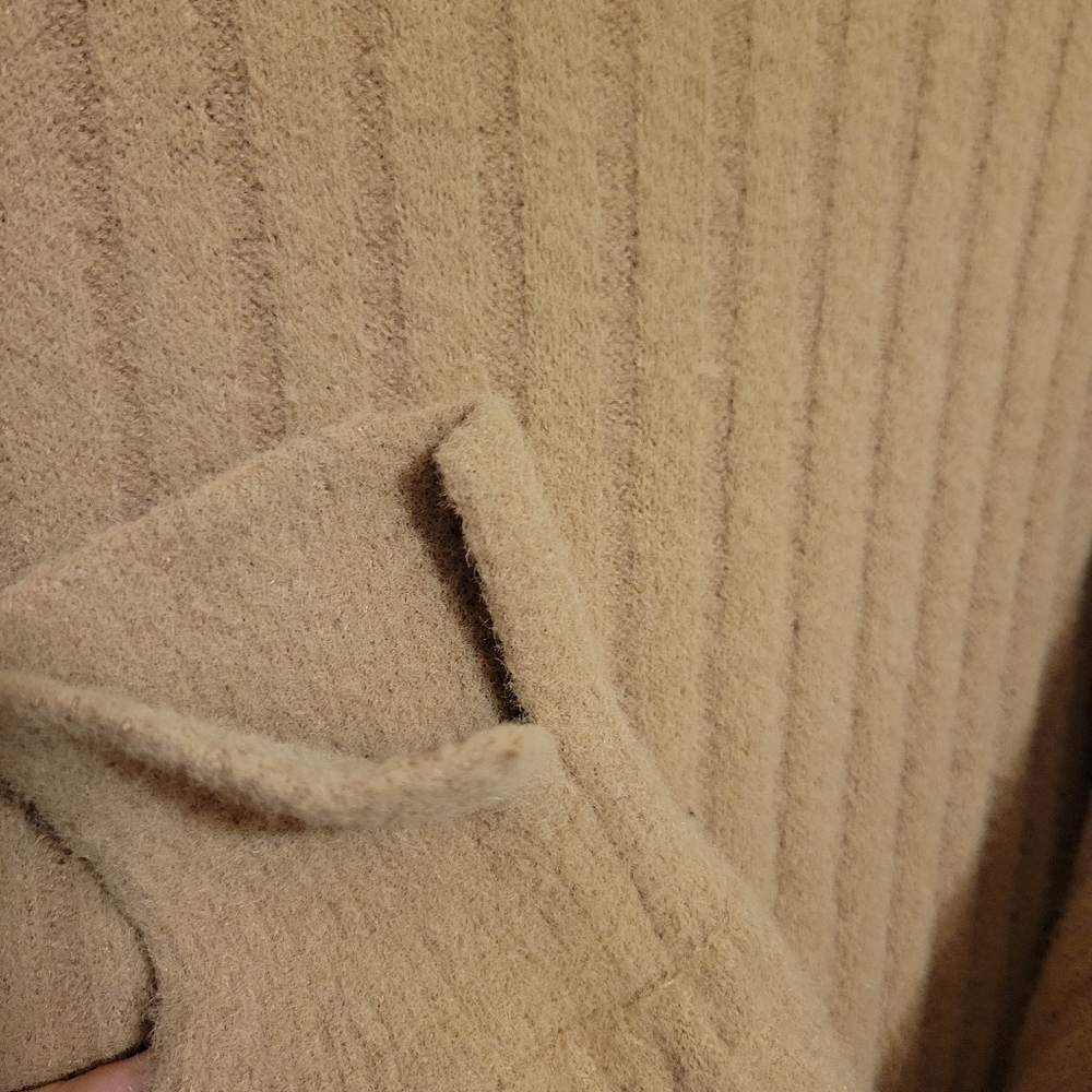 Oversized Chunky Ribbed Sweater Size Small - Picture 7 of 7